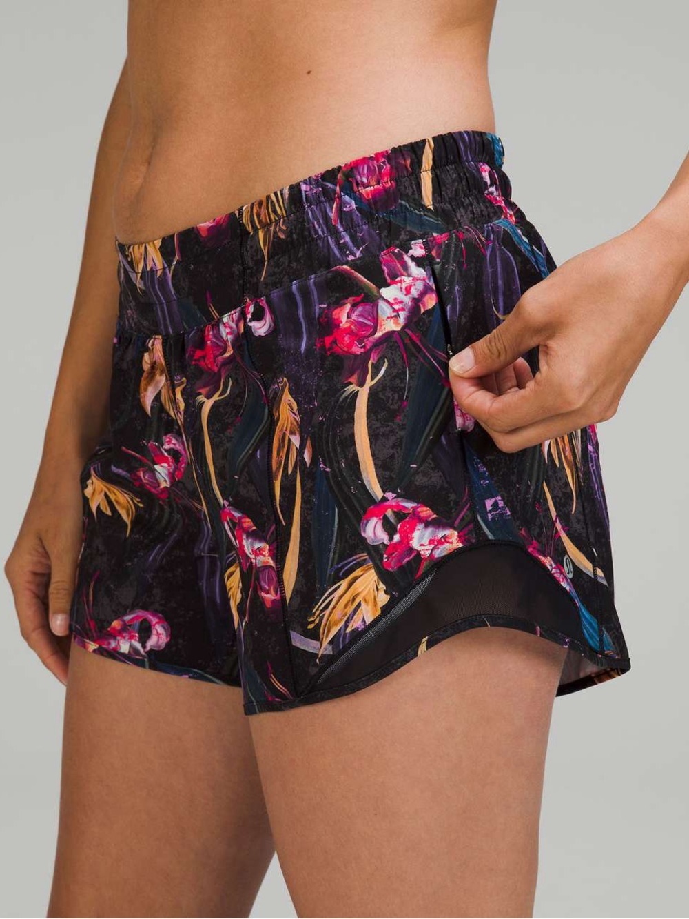 Lululemon | NWT Hotty Hot Low Rise Lined Short Size 8 Veiled Floral Black Multi